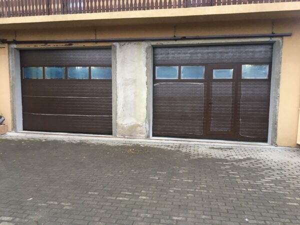 1200 euro - 3000x2500 sectionala maro electrica cu panou vitrat