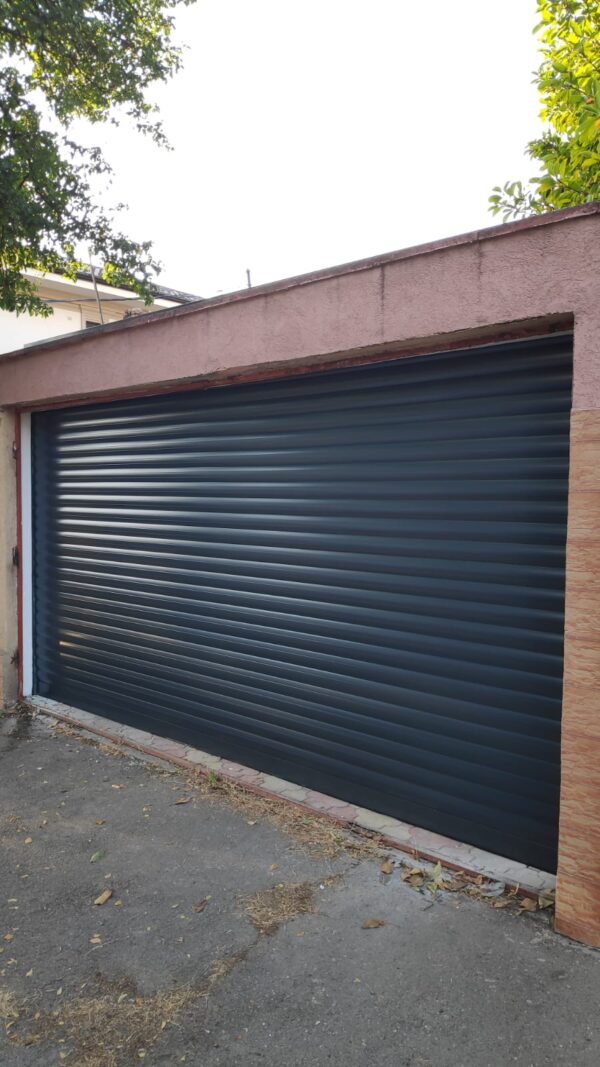 Usa rulou pentru intrare in curte (poarta) LxH 3200x2550 (gol 3000x2200)